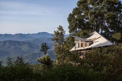 O'Land Wilderness Lodge in Kolakambe