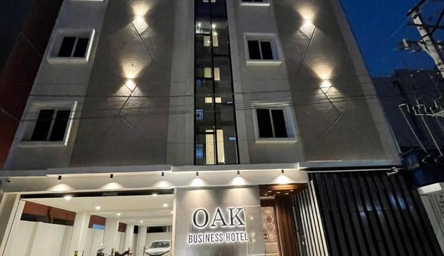 Oak Business Hotel