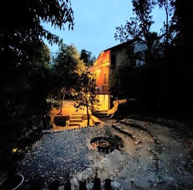 Oak Forest Cabin - Misty, Quiet, Himalayan Getaway in Mukteshwar