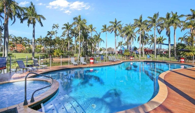 Oaks Family Getaway - Resort, Beach in Sunshine Coast