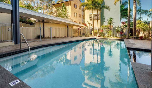 Ocean Breeze Retreat: Kings Coastal Apartment in Kings Beach