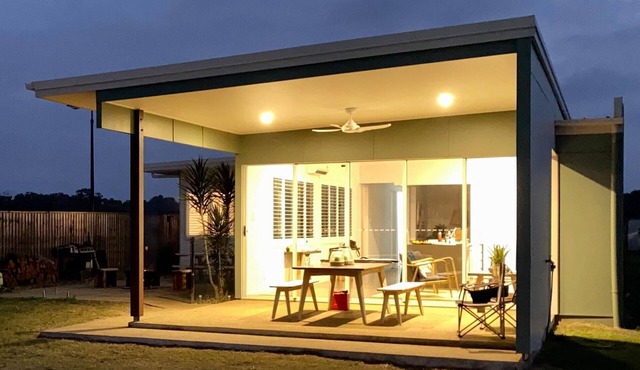 Ocean View Absolute Beachfront 2 Bedroom Home - Ocean View Absolute Beachfront Home in Rules Beach