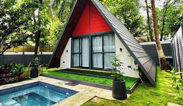 Oh - Bali Villa by Travent Mug