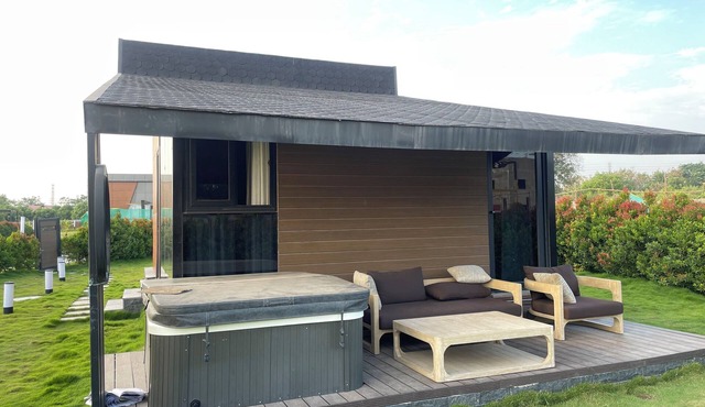 Orchid - Premium cabin with Private Jacuzzi in Hyderabad by Homeyhuts