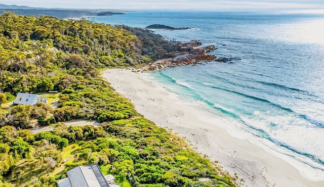 Oriole Bay of Fires - Experience beachfront living in Binalong Bay