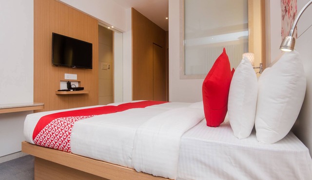 OYO 16718 Hotel Aditya Residency