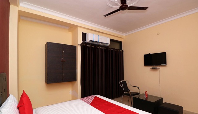 OYO 23206 Hotel Sky View