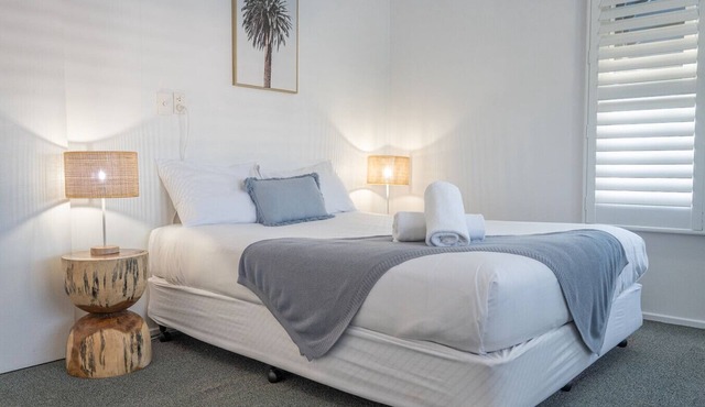 Pacific Sun ~ Two-Bedroom Apartment ~ by the beach in Bargara