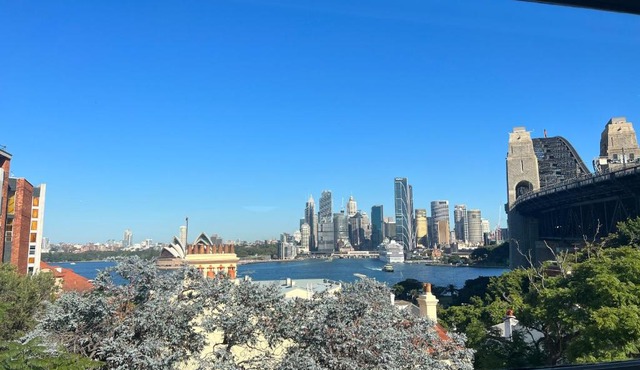 Panorama Firework View - Classic 4-Level Terrace Style Living in Kirribilli ! in Sydney