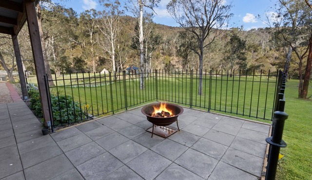 Parsons Flat River Barn: Enjoy a world of adventure or unwind on the porch in Dargo