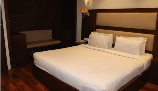 Pavna Palace Hotel