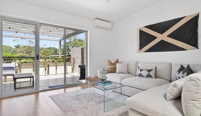 Peninsula Sky Walk to Beach Cafs and Golf in Avalon Beach