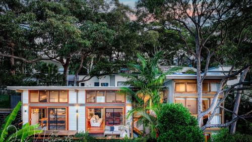 Pet Friendly and Easy Walk To Macmasters Beach in Macmasters Beach