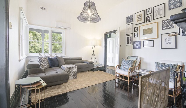 Pet-friendly garden cottage in Healesville for couples or small groups in Healesville