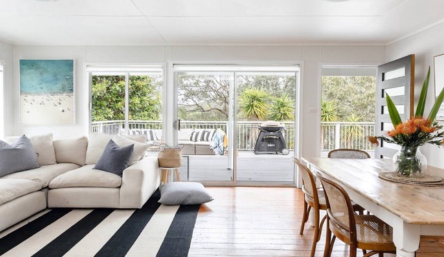 Pet friendly, stroll to beach & cafe in PEARL BEACH