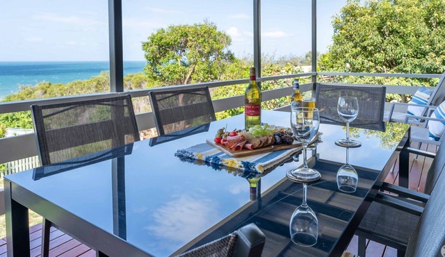 PETERS COTTAGE at 1770 - amazing ocean views in SEVENTEEN SEVENTY