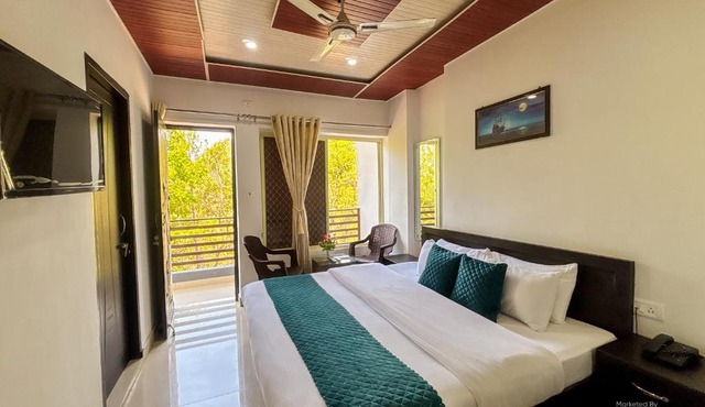 Pine Valley Gold Resort in Lansdowne