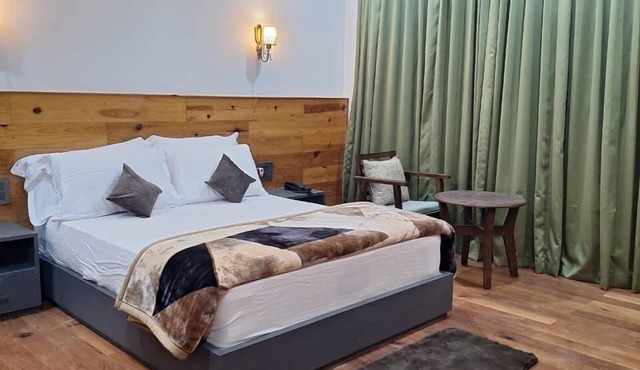Pines Dirang Homestay