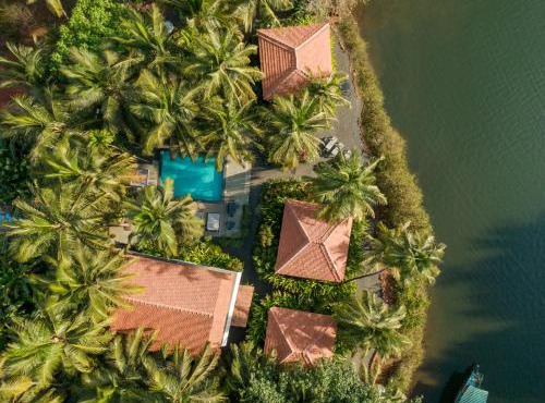 Pont Bleu Suites - boutique hotel -Riverside & Pool