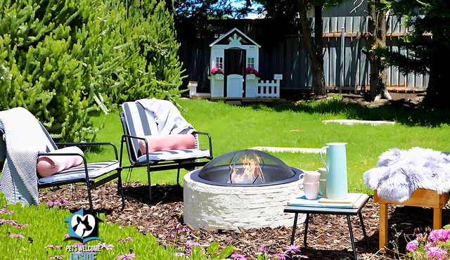 Pool & Beach Retreat. Relax & Unwind at Good Times in Goolwa Beach