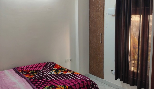 Private 1BHK APT in South Delhi -couple friendly Near Qutub Minar, Max Hospital