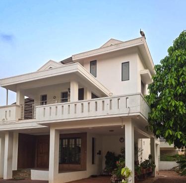 Private 4BHK Villa - Chris Homestay by UrbanEase in Mangalore
