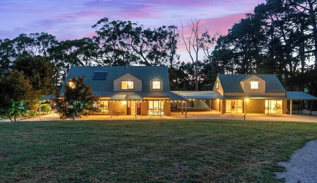 Private Acreage Retreat Summertown Heated Pool whole house in Summertown