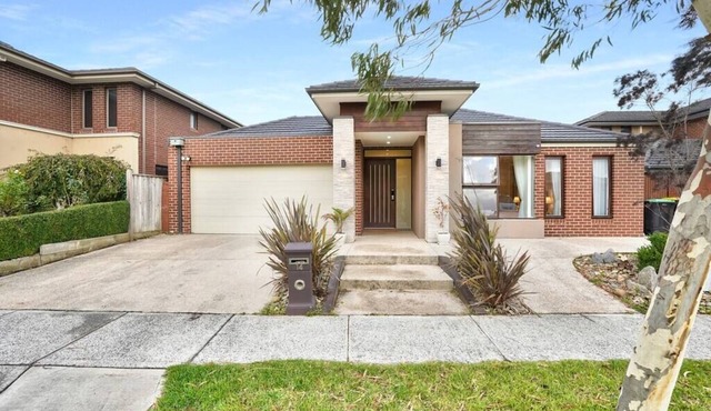 Prized Keysborough 5 bedroom Family Home* in Keysborough