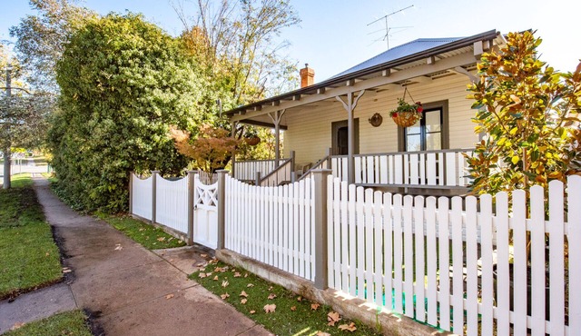Provincial luxury in your own private, family and pet-friendly home in Narrandera