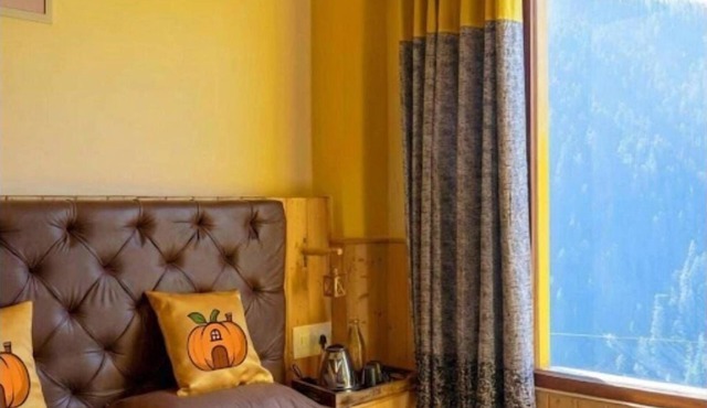 Pumpkin Hostel Shoja in Banjar