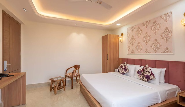Qotel Signature - Golf Course Road