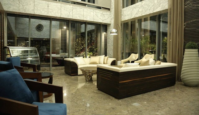Radisson Lucknow City Center