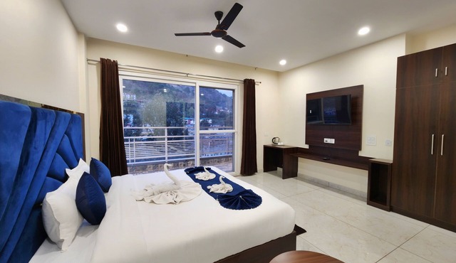 Raina's BnB in Solan
