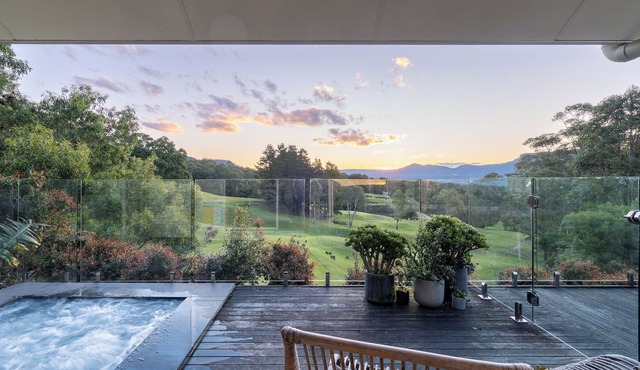 Ralphie’s Villa - 2 bed 2 bath with Valley Views in Kangaroo Valley
