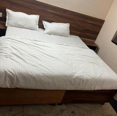 Raunak residency