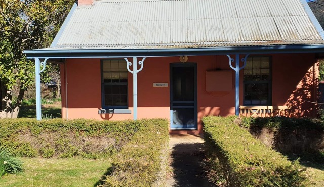 Redruth - 2 bedroom cottage situated in wandiligong in WANDILIGONG