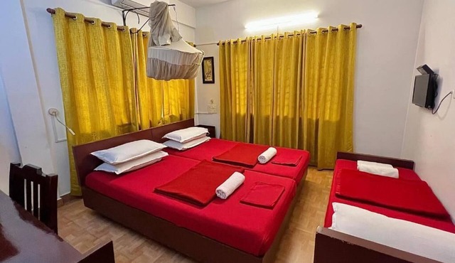 Reds Residency - Homestay