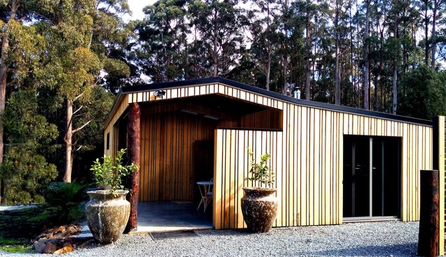 Relax and indulge in a country garden at Franklin, Tasmania in Franklin