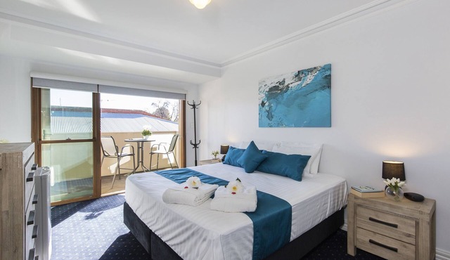 Relax & unwind , parking , wifi in Adelaide