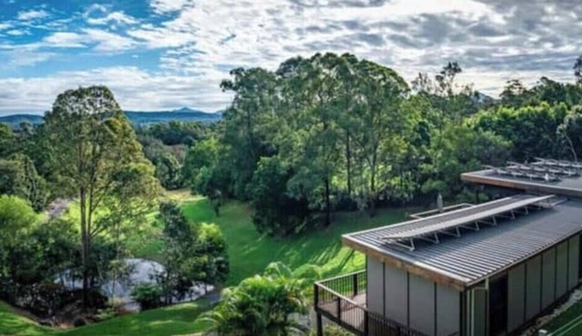 Repton River Views - sleeps 15 jetty & heated pool in Repton