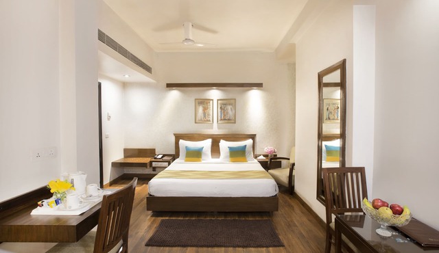Rockland Hotel - C R Park