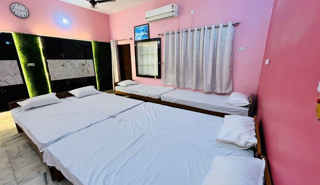 Rudraksh Inn