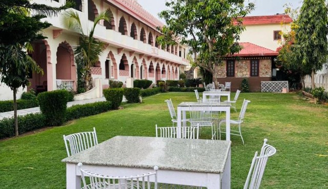 Sajjan Bagh Resort