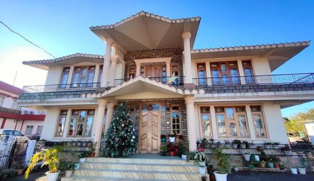 Salena Homestay