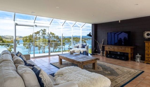 Saltworks 68 - Freycinet Holiday Houses in Glamorgan-Spring Bay