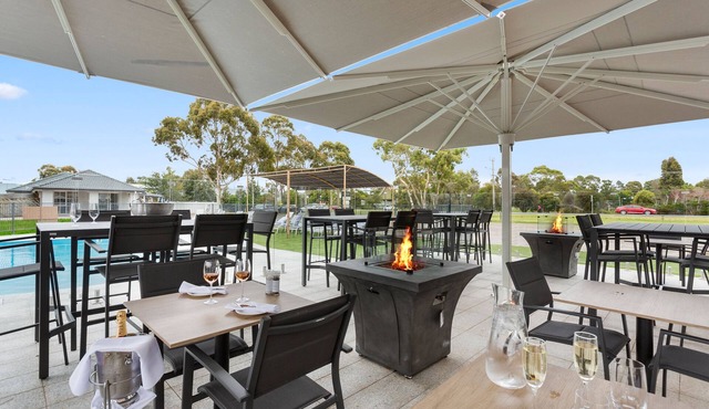 Sanctuary Inn on Westernport in Hastings