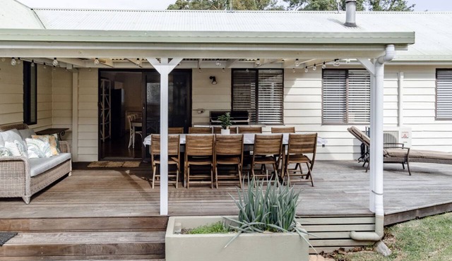 Sandy Cottage in Narrawallee in Narrawallee