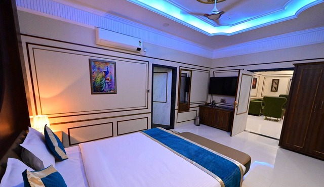 Sawant Palace Hotel in Ratnagiri