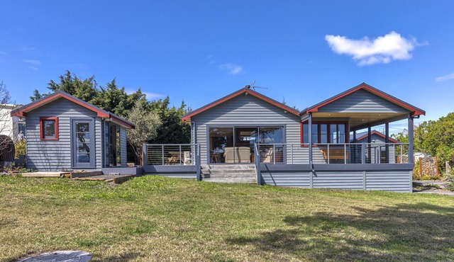 Seaside House - On Waubs Bay! in Glamorgan-Spring Bay