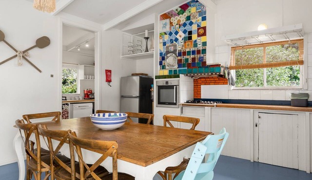 Seaside Sanctuary - Beautiful family home located right next to the beach. in St Leonards